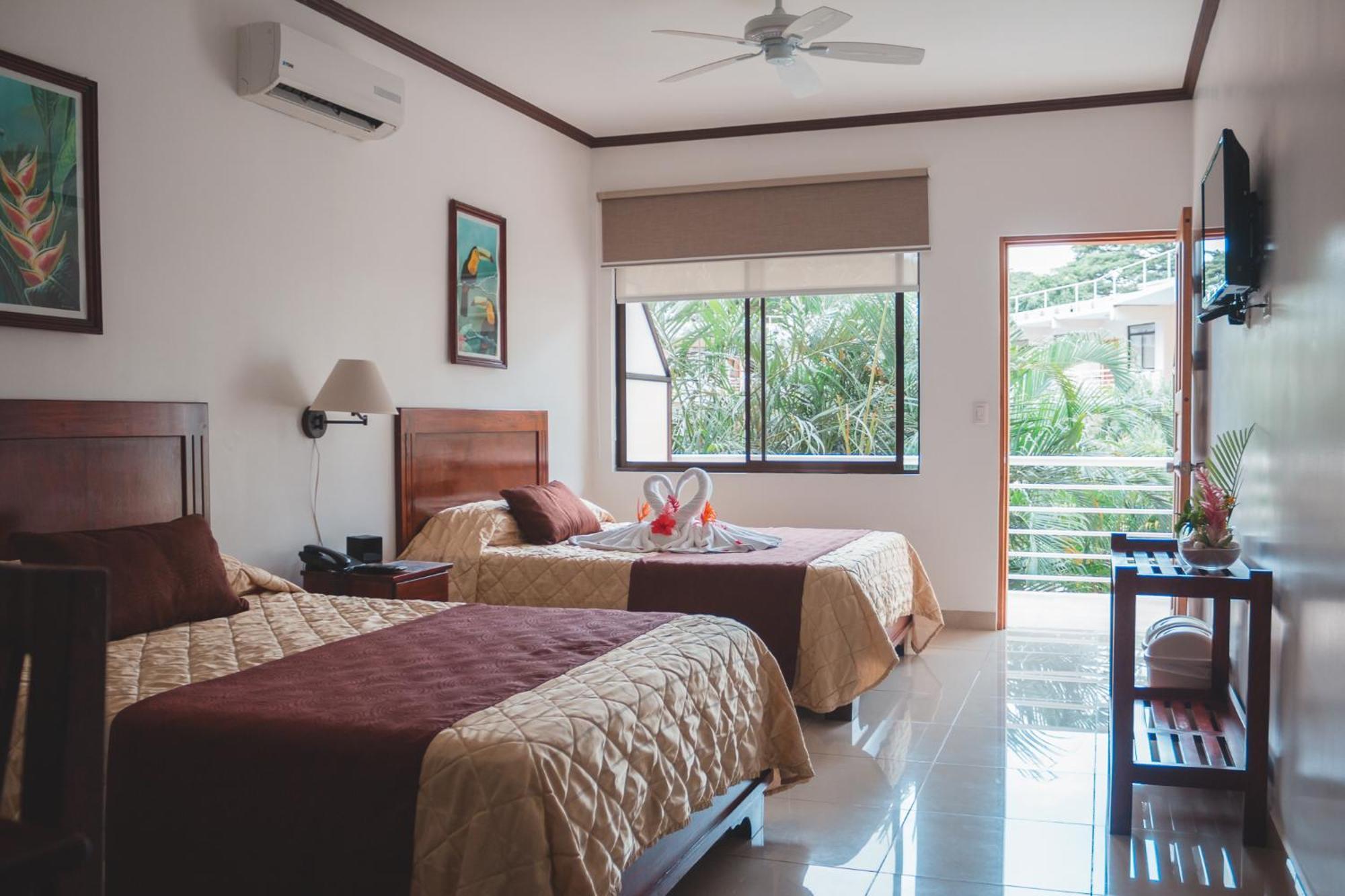 Hotel Arenas En Punta Leona Las Agujas 外观 照片