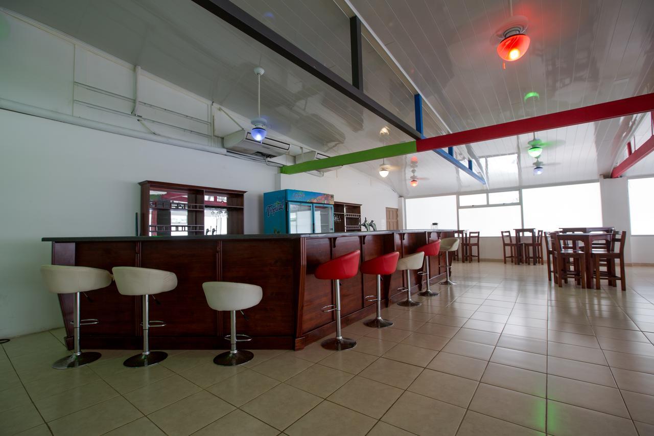 Hotel Arenas En Punta Leona Las Agujas 外观 照片