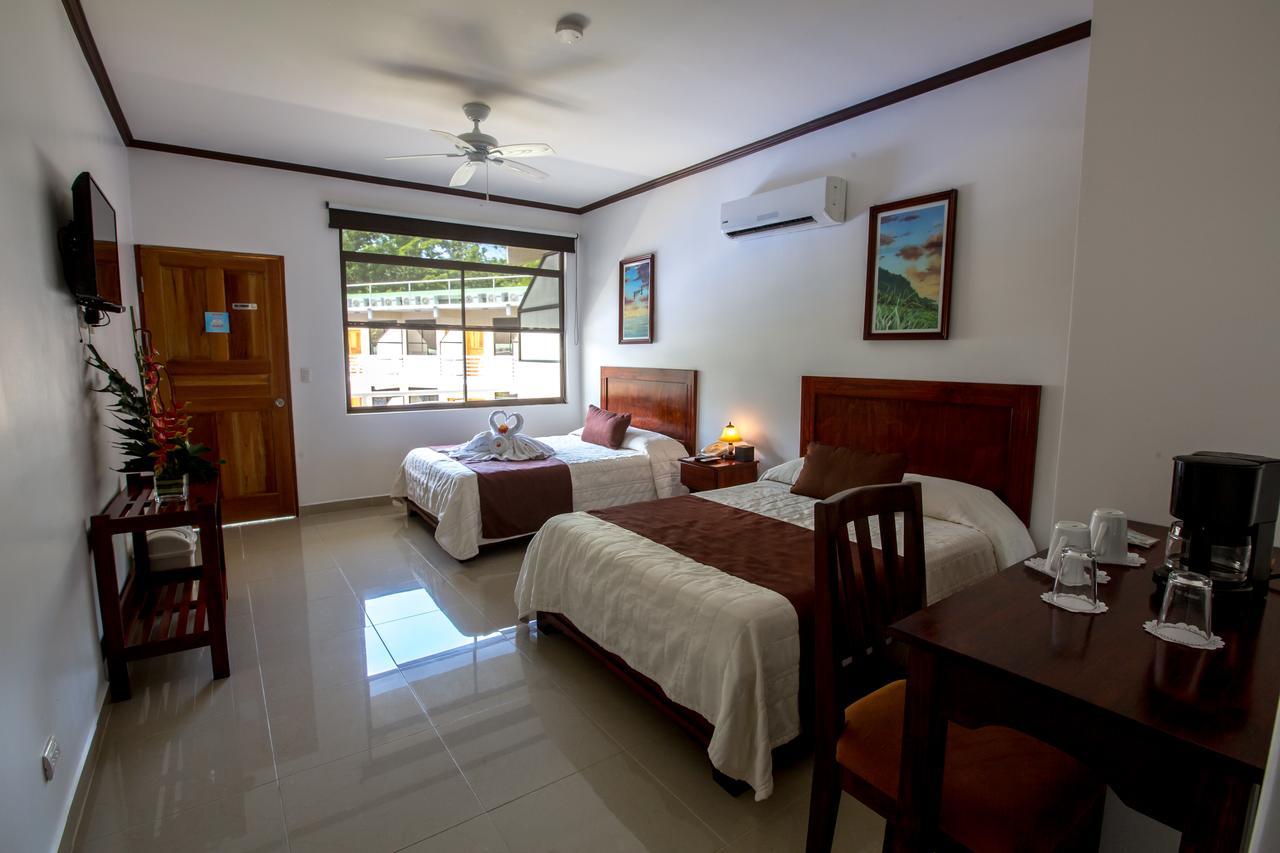Hotel Arenas En Punta Leona Las Agujas 外观 照片