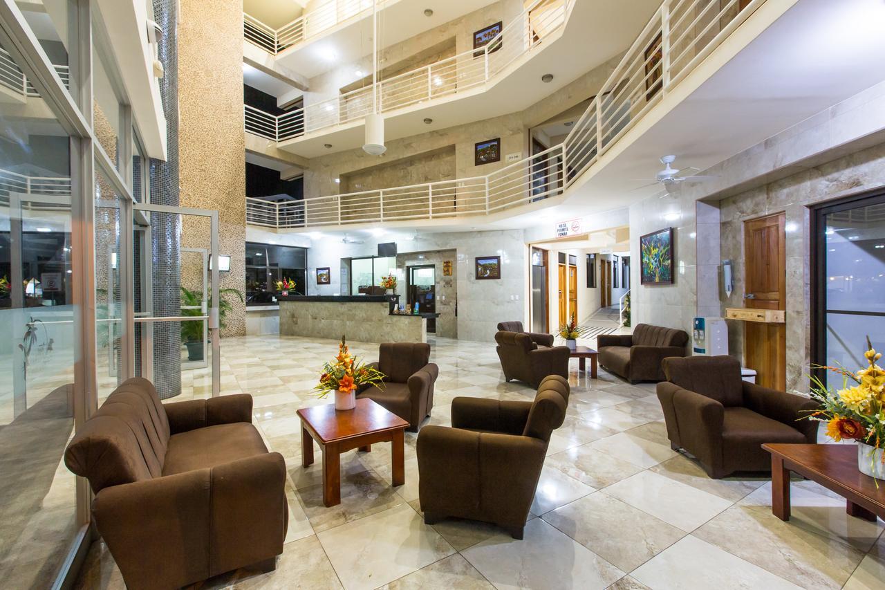 Hotel Arenas En Punta Leona Las Agujas 外观 照片