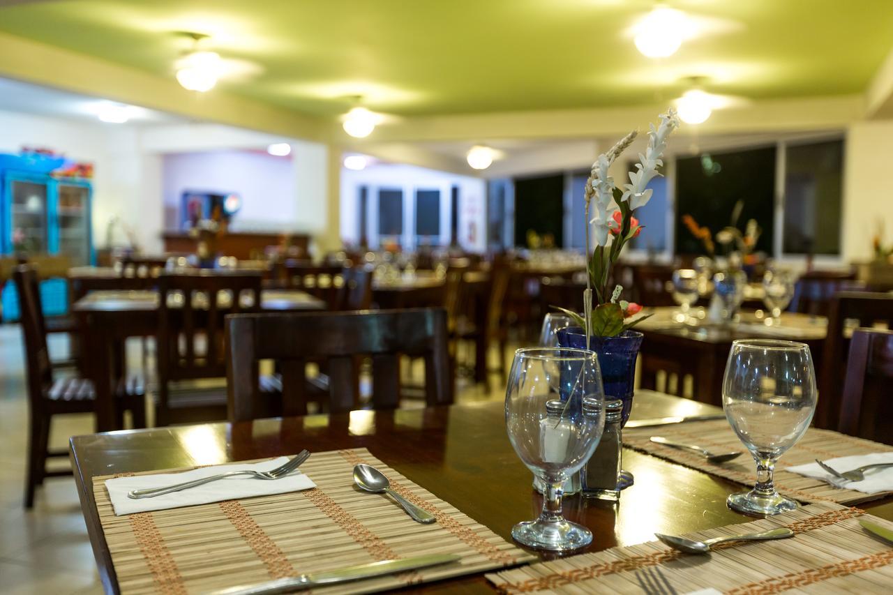 Hotel Arenas En Punta Leona Las Agujas 外观 照片