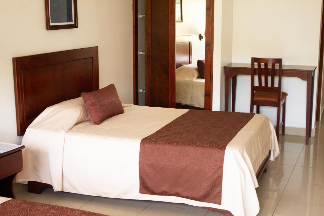 Hotel Arenas En Punta Leona Las Agujas 外观 照片